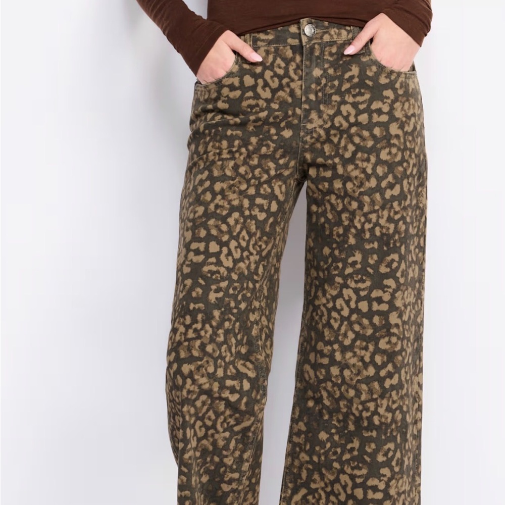 Leopard Print Wide-Leg Pants
